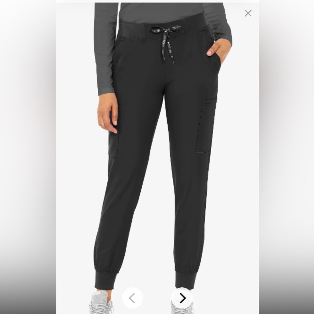 Med Couture Insight Women's 6-Pocket Cargo Jogger Scrub Pants